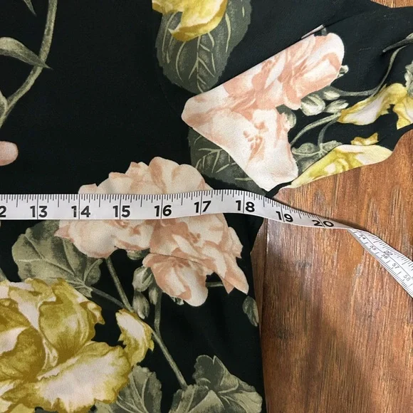 Floral Print Midi Dress With Long Sleeves Giant Flowers Floral Print - Picture 8 of 9